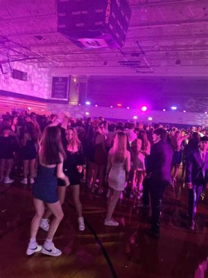 What Grade Is Homecoming Dance: A Deep Dive into the Rituals of High School Dance Events